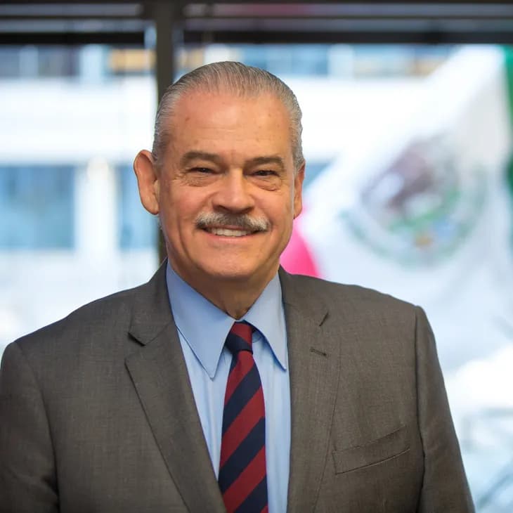 Miguel Basáñez portrait